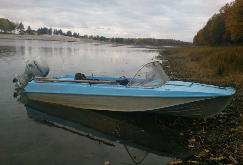 Моторная лодка Казанка 5м