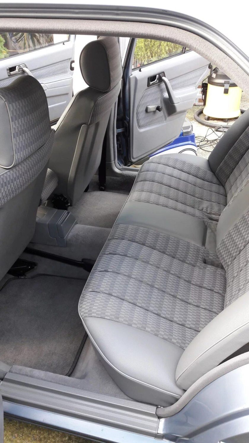 Мерседес 190 салон сзади