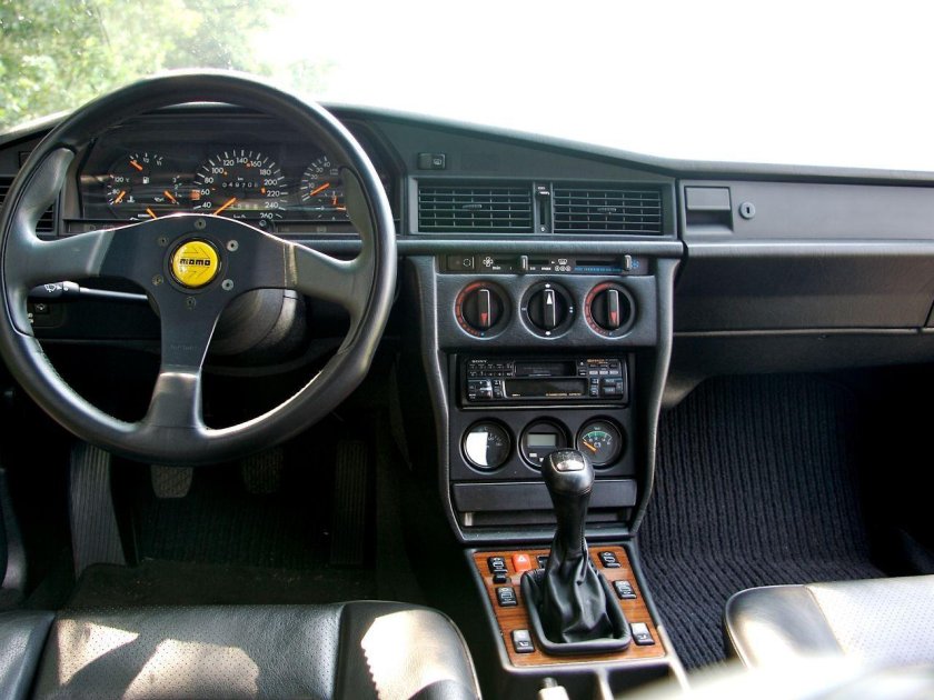 Mercedes 190 EVO 2 салон