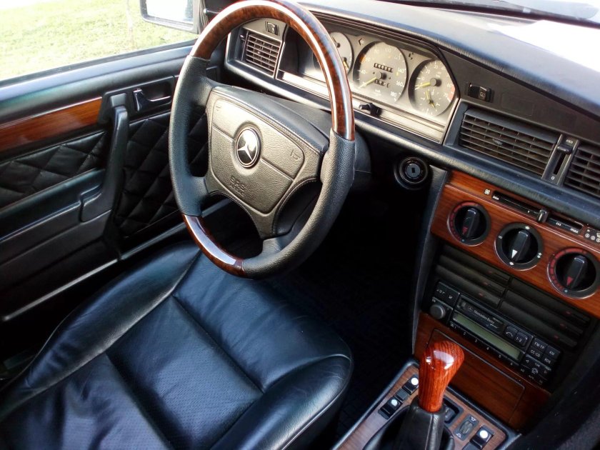 Mercedes Benz w201 салон