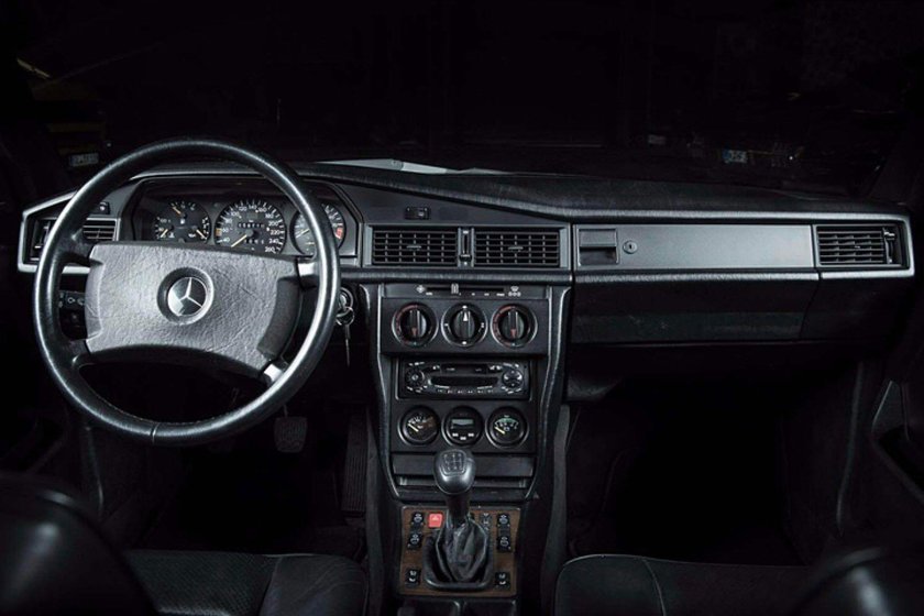 Мерседес Бенц 190е салон