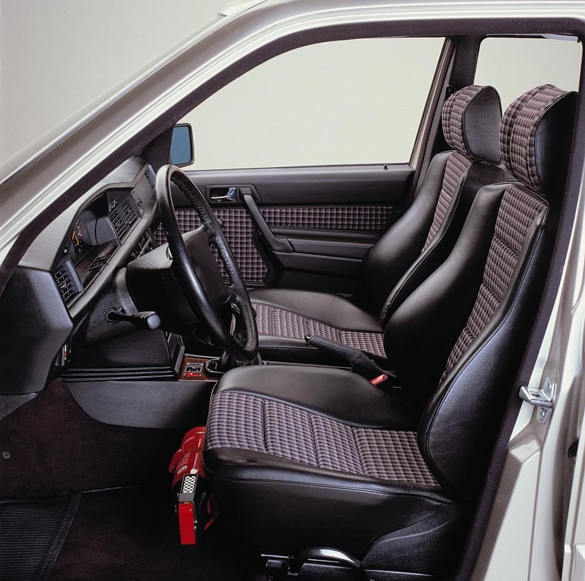 Mercedes Benz 190e 2.3