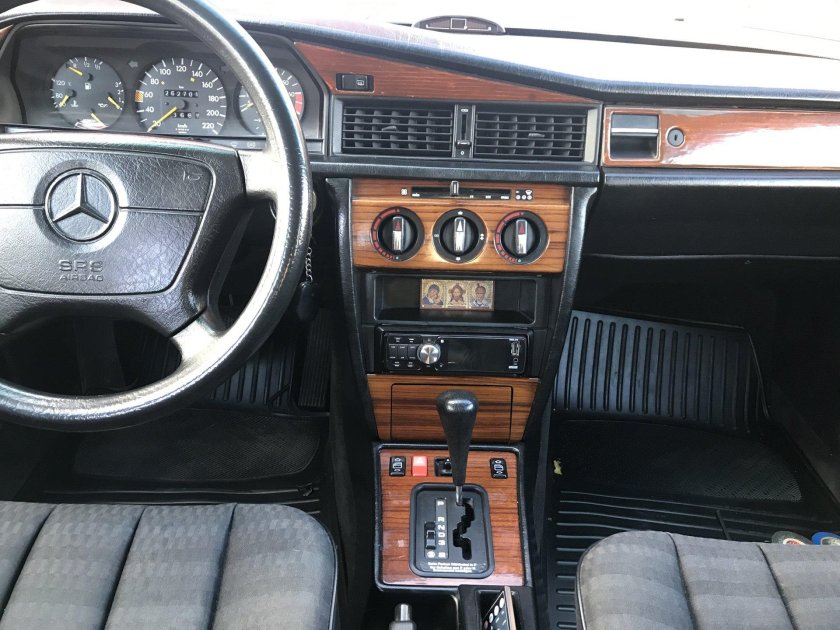 Мерседес 190 w201 салон