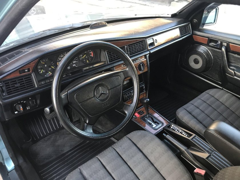 Мерседес 190 салон