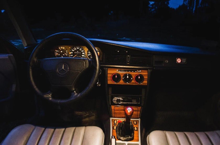 Mercedes 190 w201 салон