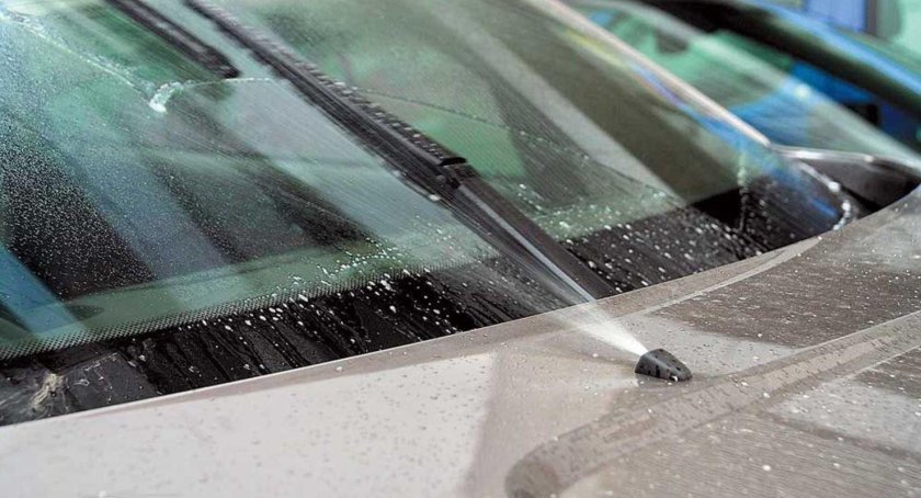 Стеклоочиститель лобового стекла