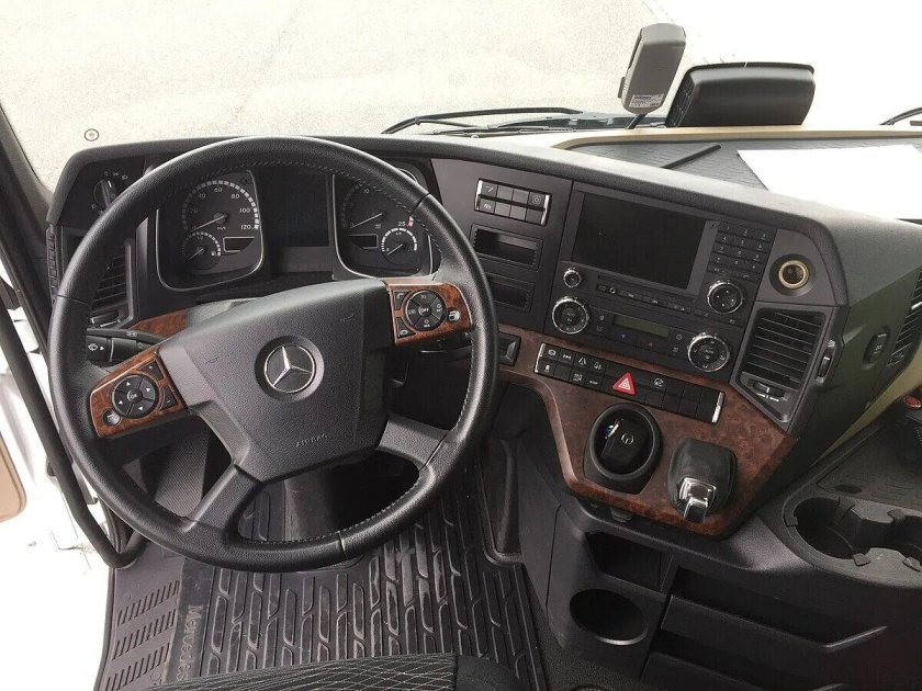 Mercedes Benz Актрос 2020