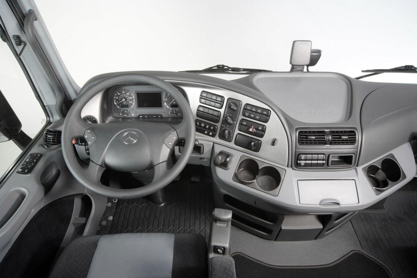 Mercedes 1840 Actros салон