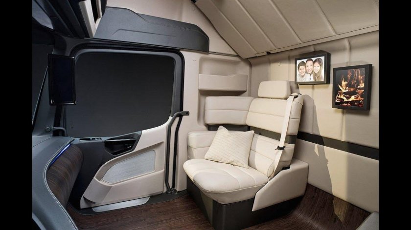 Mercedes-Benz Future Truck 2025