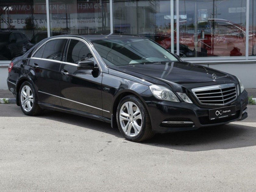 Мерседес 212 1998