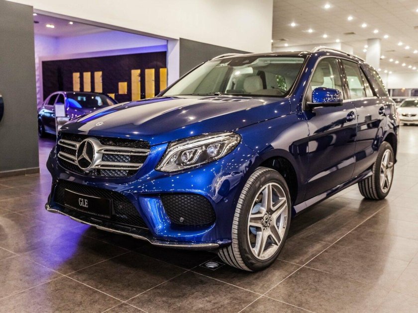 Мерседес GLE синий