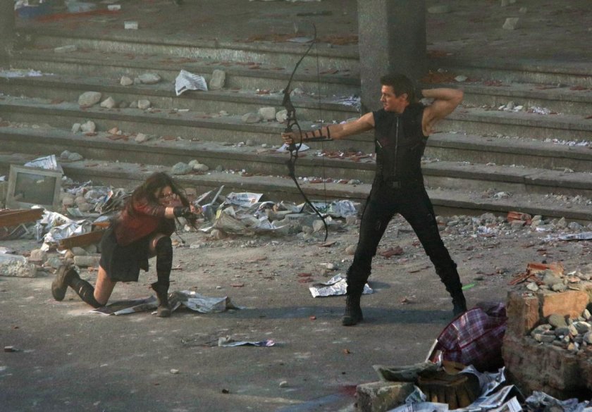 Элизабет Олсен на съемках Мстителей