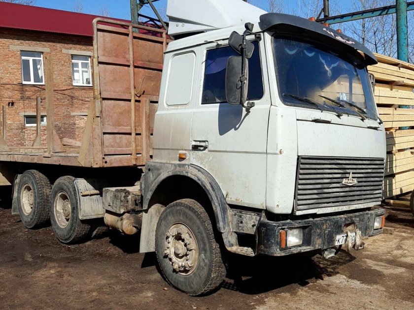 МАЗ-5516 самосвал