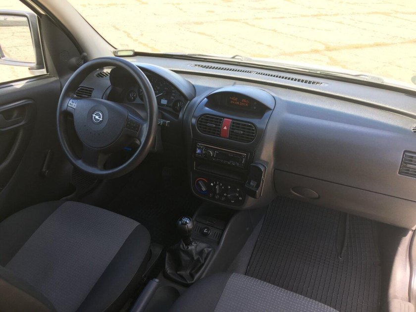 Опель комбо 2008 салон