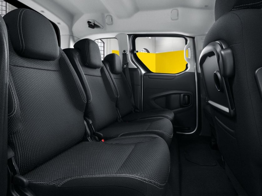 Опель комбо 2021