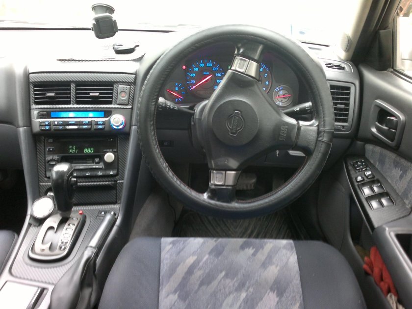 Nissan Skyline 34 салон