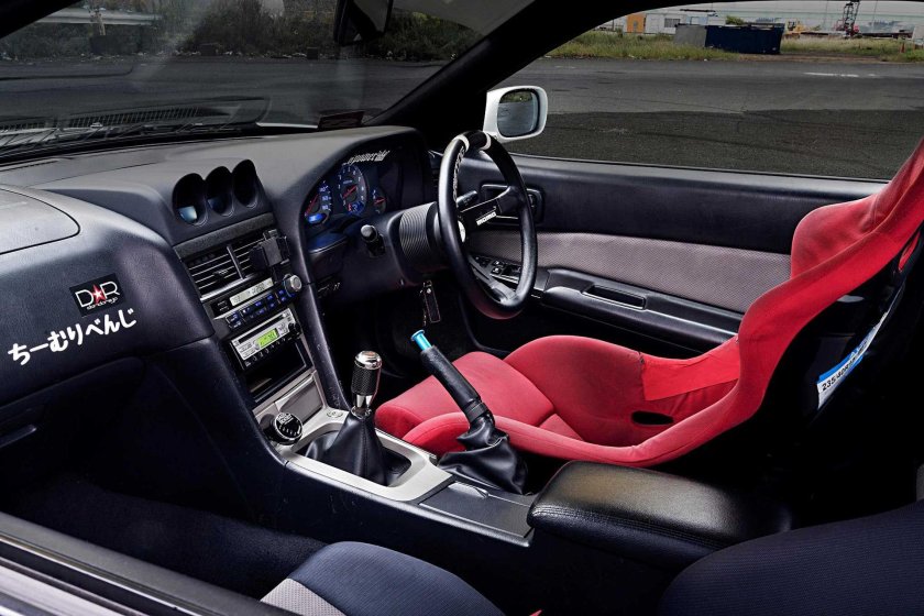 Nissan Skyline GTR 34 салон