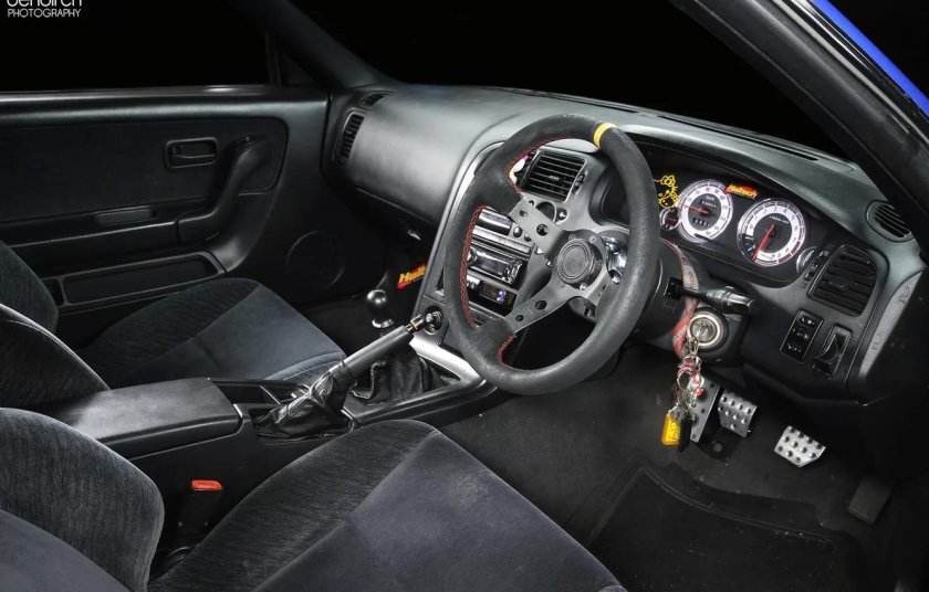 Nissan Skyline GTR r33 салон