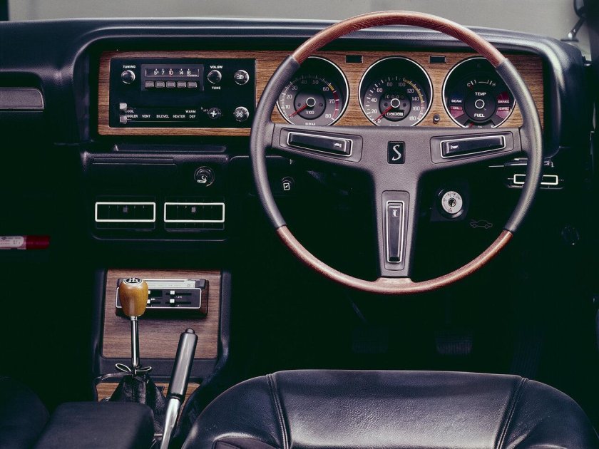 Nissan Skyline 1972 салон