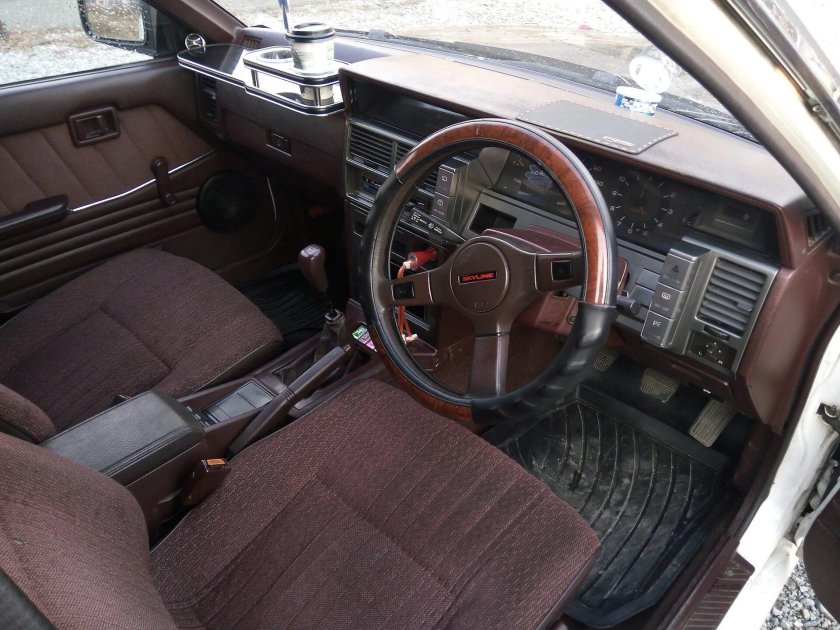 Nissan Skyline r31 салон