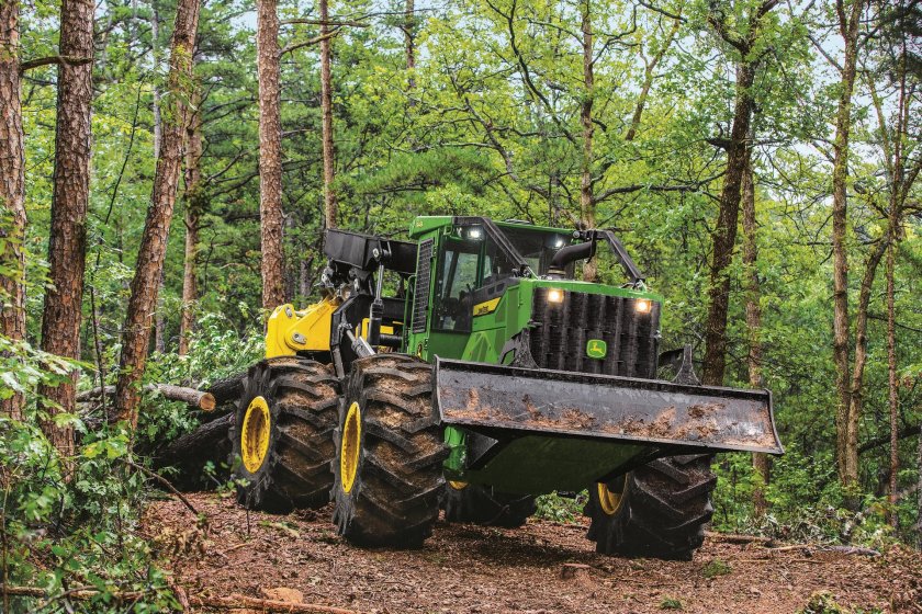 Трелевочный трактор John Deere