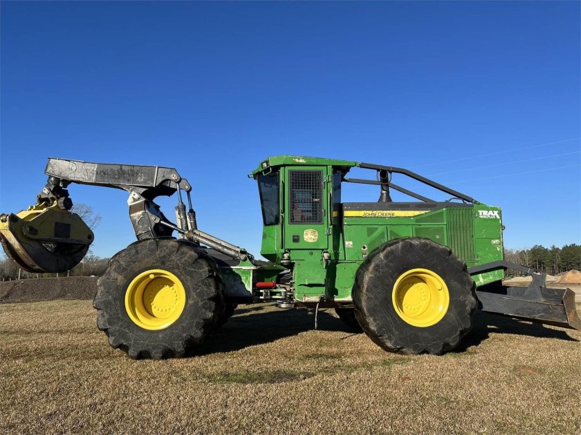 John Deere 748l