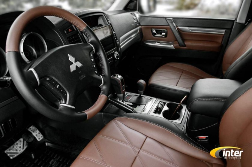 Паджеро 4 дизель 3.2 салон