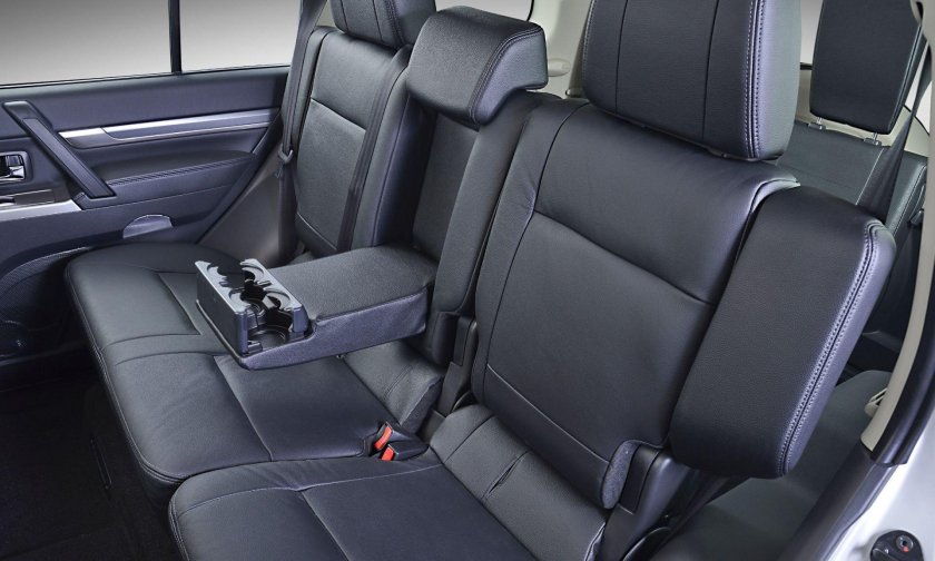 Mitsubishi Pajero IV салон