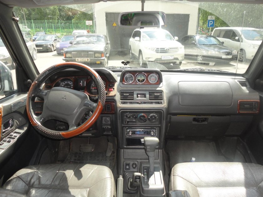 Mitsubishi Pajero 2 салон