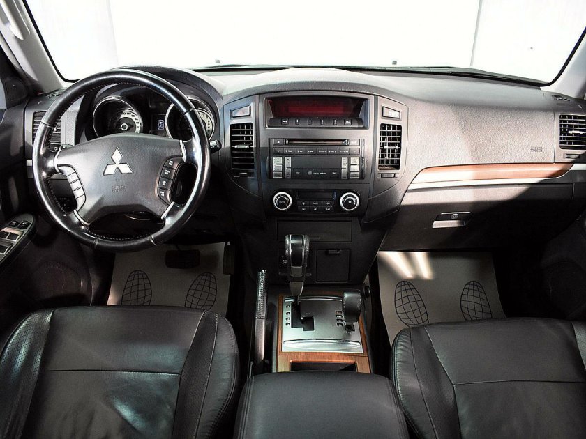 Mitsubishi Pajero 2010