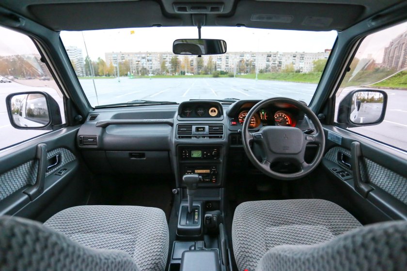 Митсубиси Паджеро 2 салон