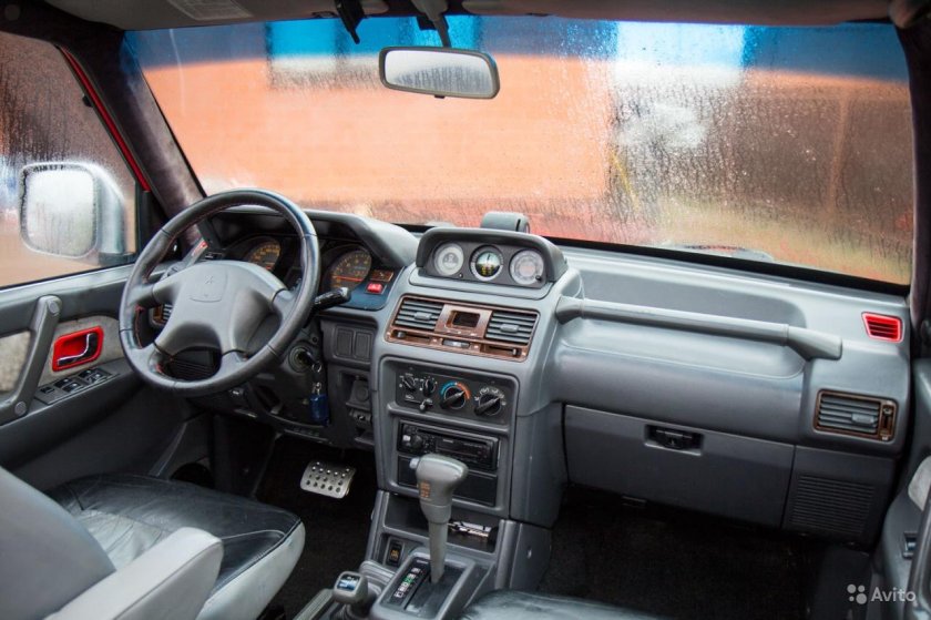 Митсубиси Паджеро 2 салон