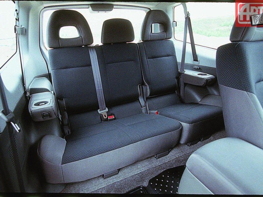 Паджеро 3 салон сзади