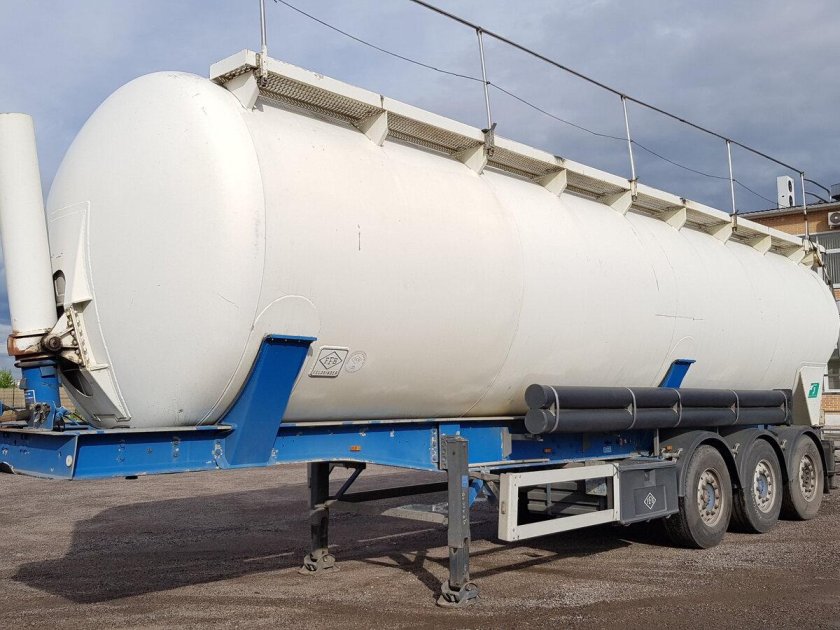 Кормовоз полуприцеп