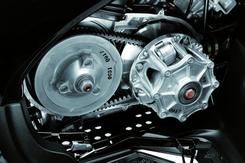 Kawasaki Brute Force 750 вариатор