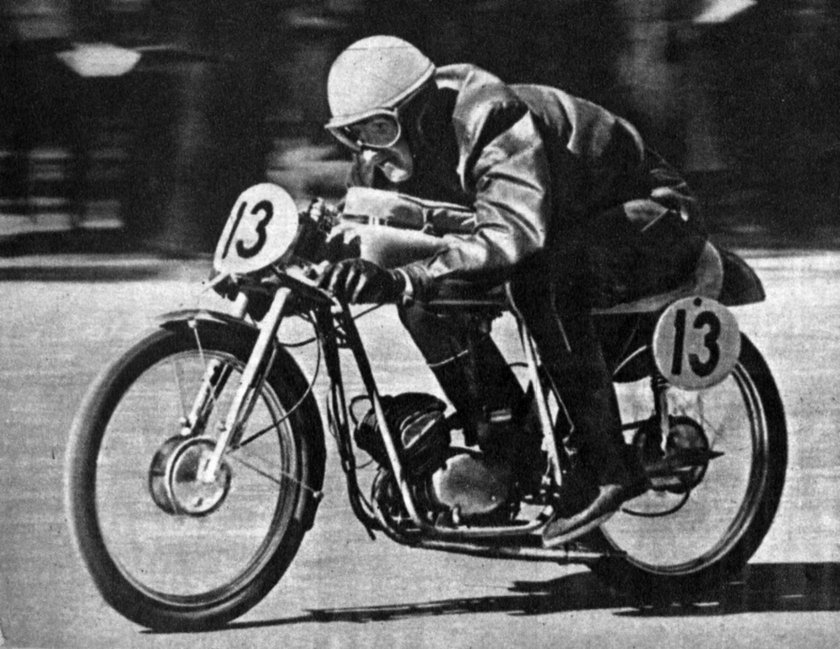 Рижский мотозавод Саркана Звайгзне