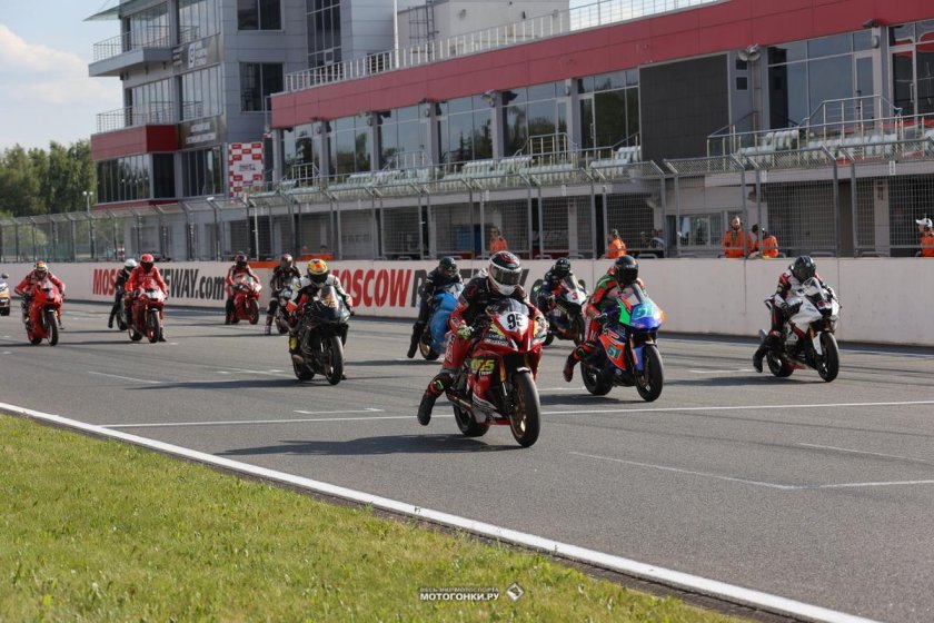 Мотогонки в России