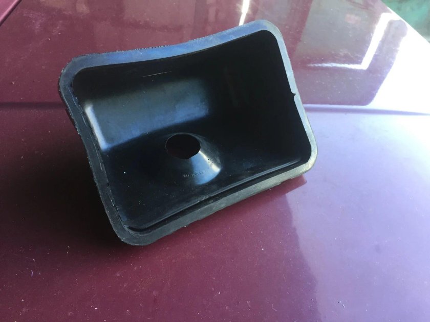 Уплотнитель горловины бензобака ВАЗ 2107