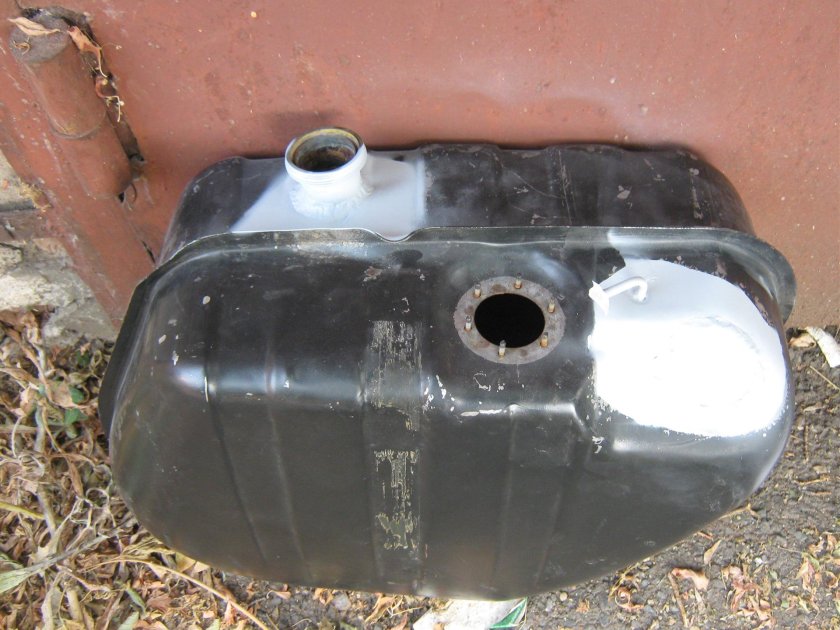 Бак 2104 инжектор