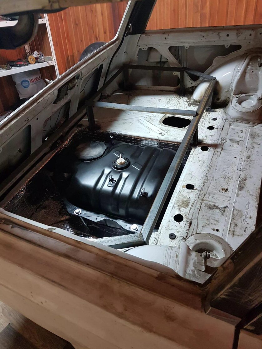 Топливный бак ВАЗ 2104