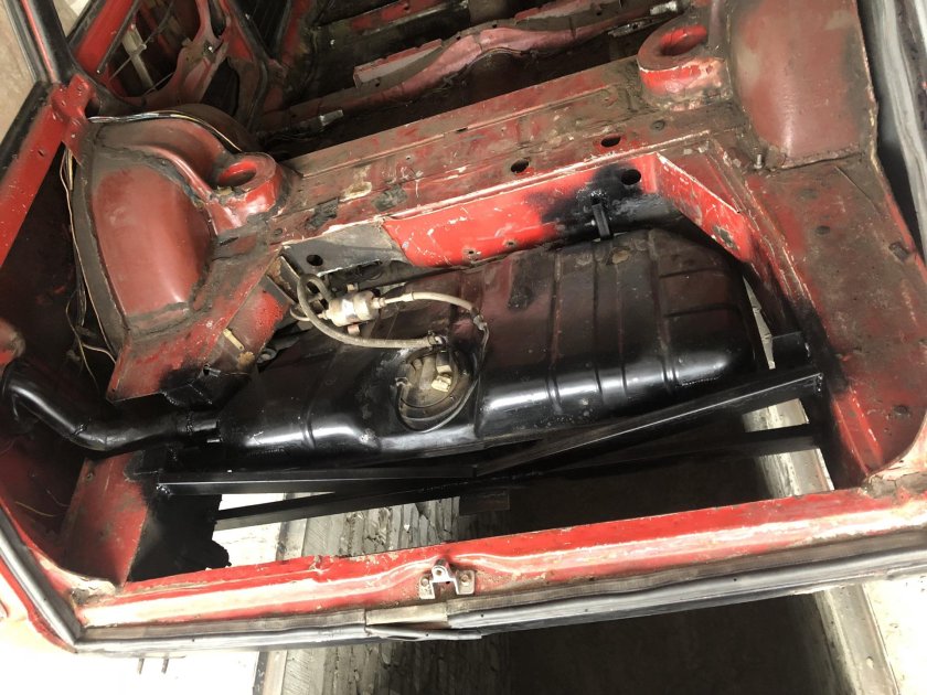 Топливный бак ВАЗ 2104