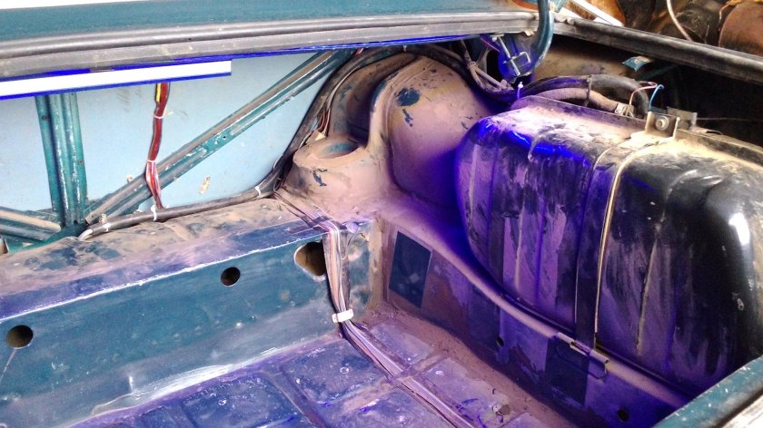 Топливный бак ВАЗ 2106