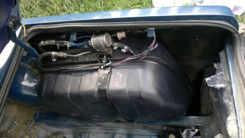 Бак ВАЗ 2105 инжектор