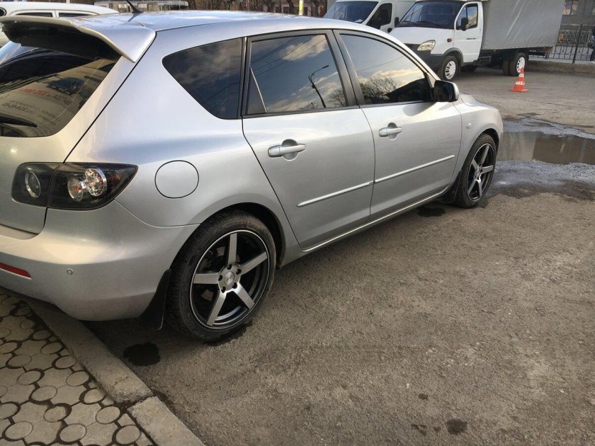 Mazda 3 BK r16