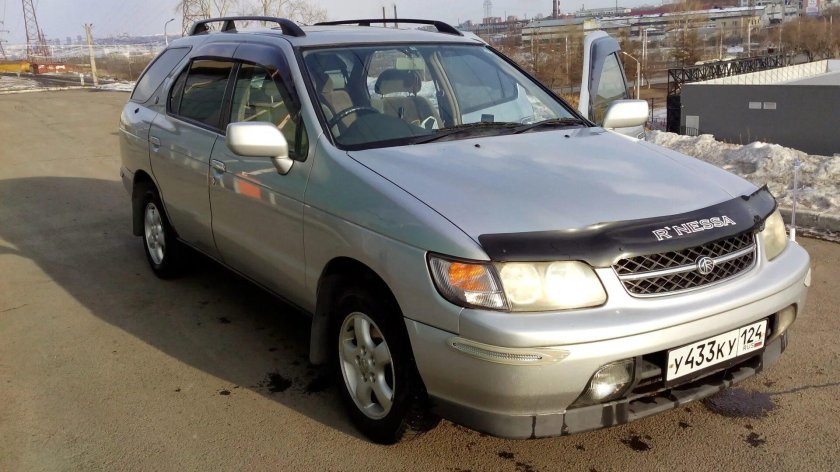 Nissan Rnessa