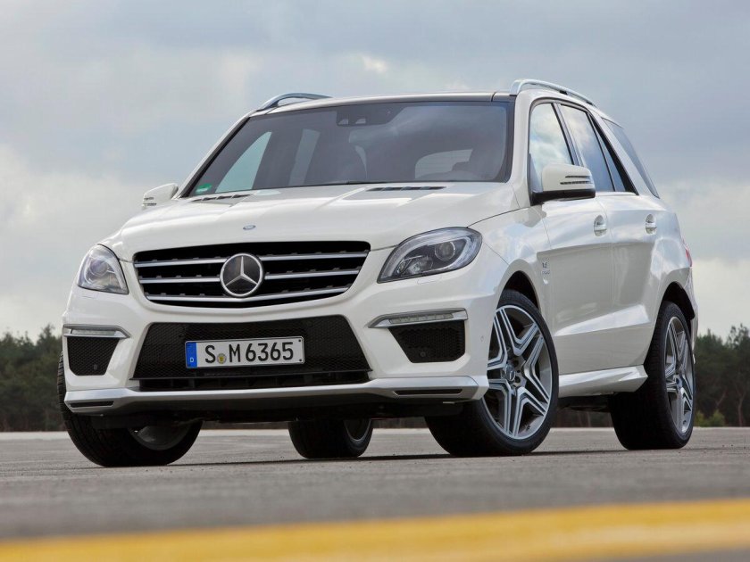 Mercedes Benz ml 63 AMG 2011