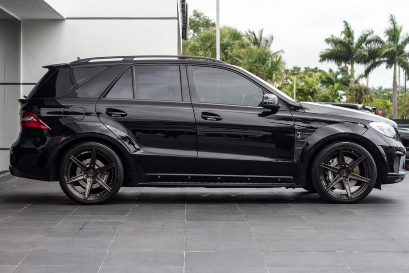 Мерседес мл 63 АМГ 2015 черный