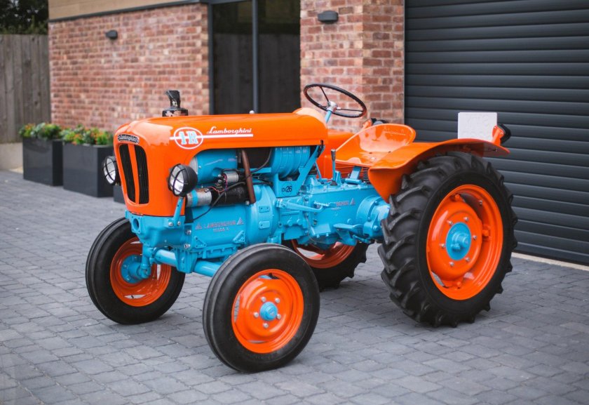 Трактор Lamborghini r1