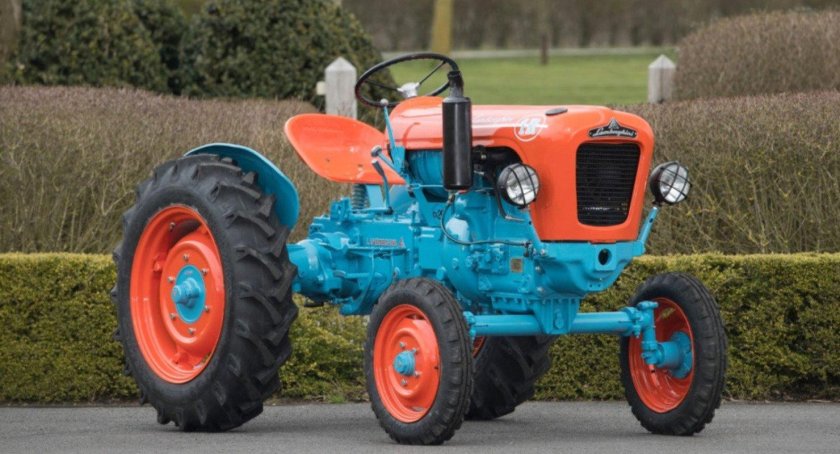 Трактор Lamborghini r1