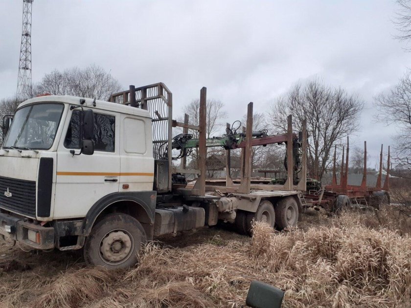 МАЗ 6303 лесовоз